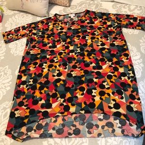 💥NWT 💥LuLaRoe Disney Shirt